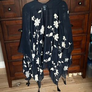 Demdaco Navy and White Floral Cape-NWOT